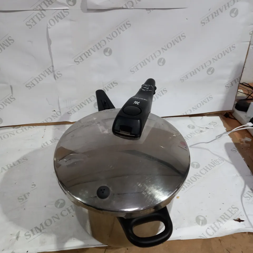 WMF PERFECT PRESSURE COOKER 6.5L