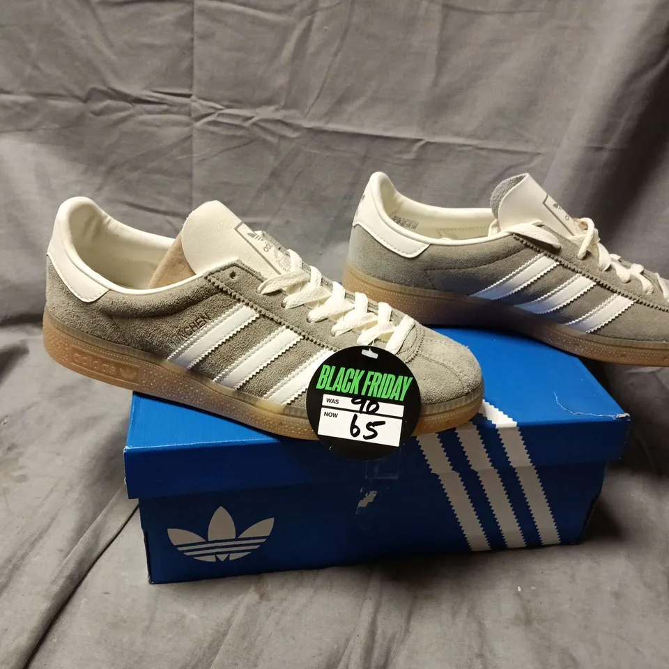 ADIDAS ORIGINALS MUNCHEN PEBBLE SUEDE TRAINERS – UK SIZE 6