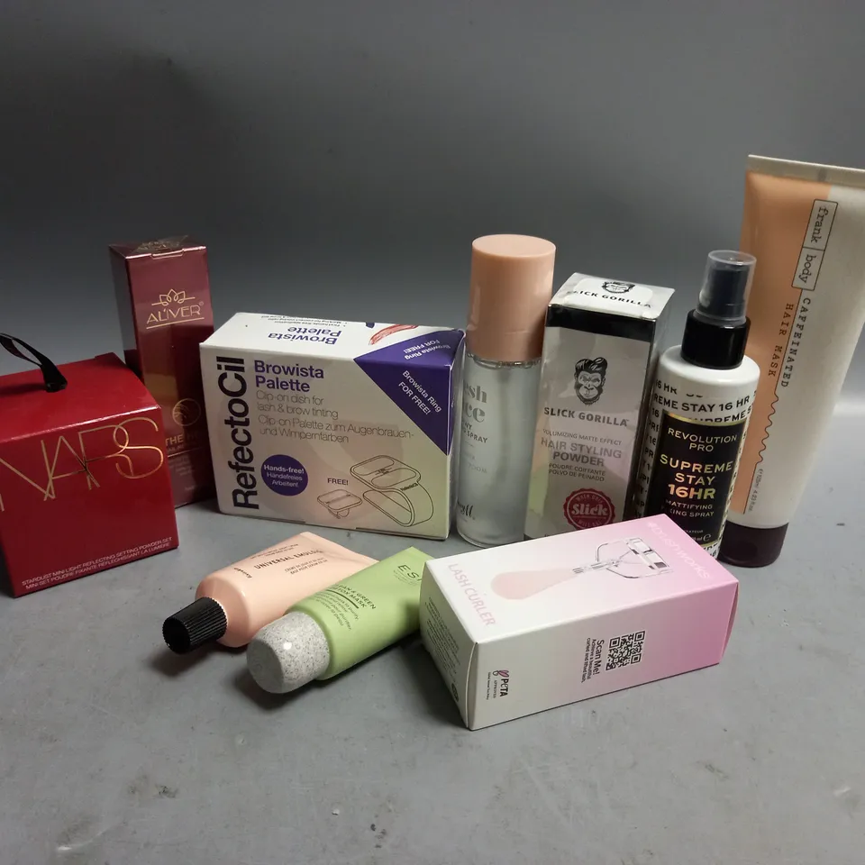 APPROXIMATELY 10 ASSORTED HEALTH AND BEAUTY PRODUCTS TO INCLUDE FRESH FACE DEWY SETTING SPRAY, SLICK GORILLA HAIR STYLING POWDER, NAIL REPAIR CREAM, ESPA DETOX MASK