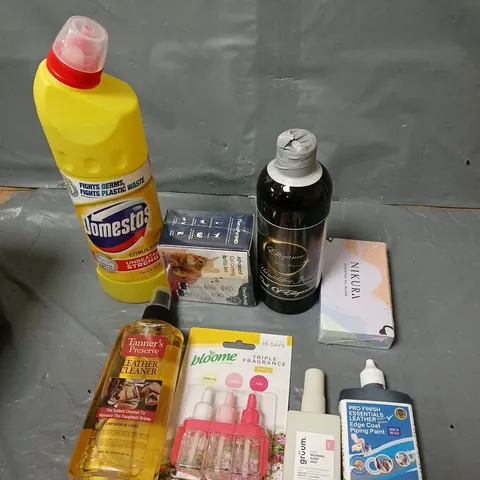 BOX OF ASSORTED HOUSEHOLD ITEMS TO INCLUDE BLEACH, GRUUM AND PIPING PAINT