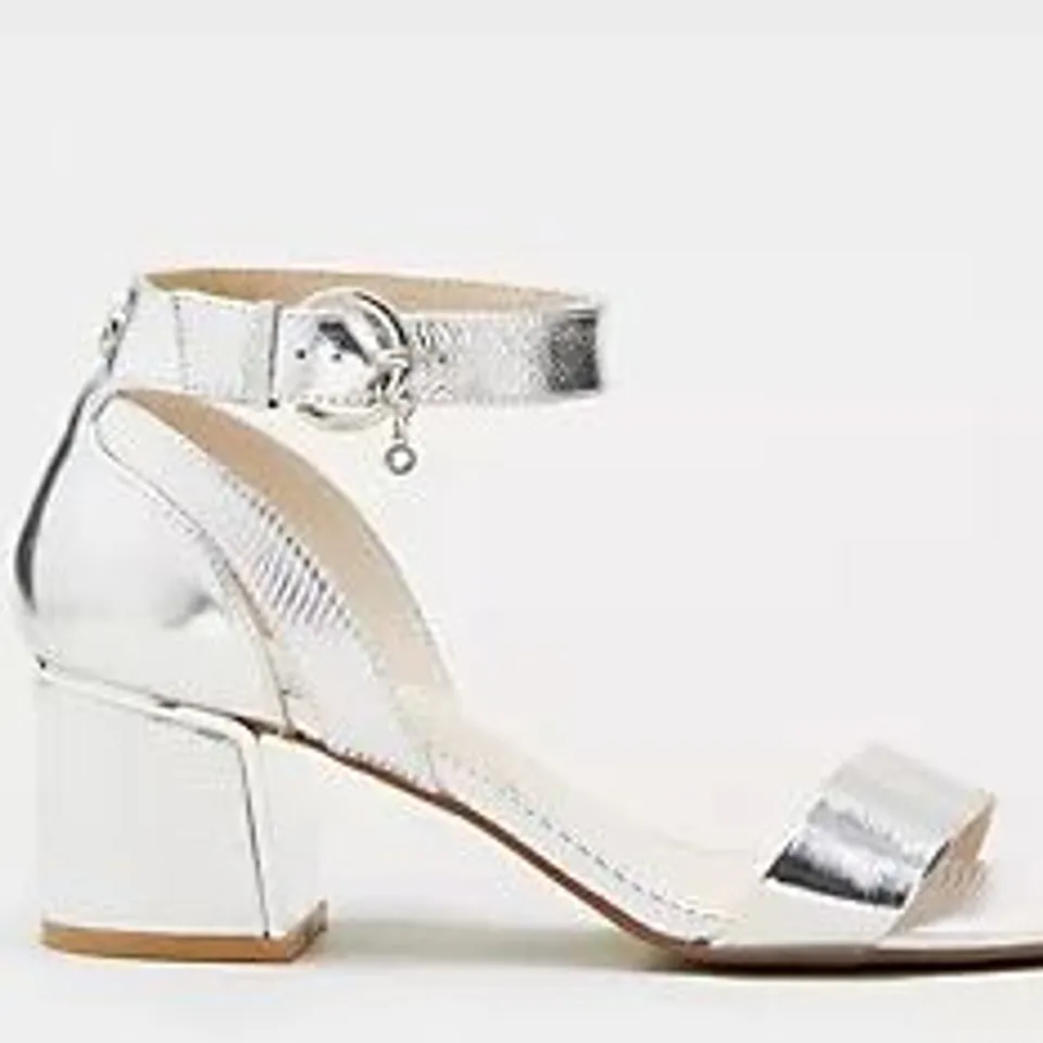 MODA IN PELLE OREENA BLOCK HEEL SANDAL WHITE SIZE 8