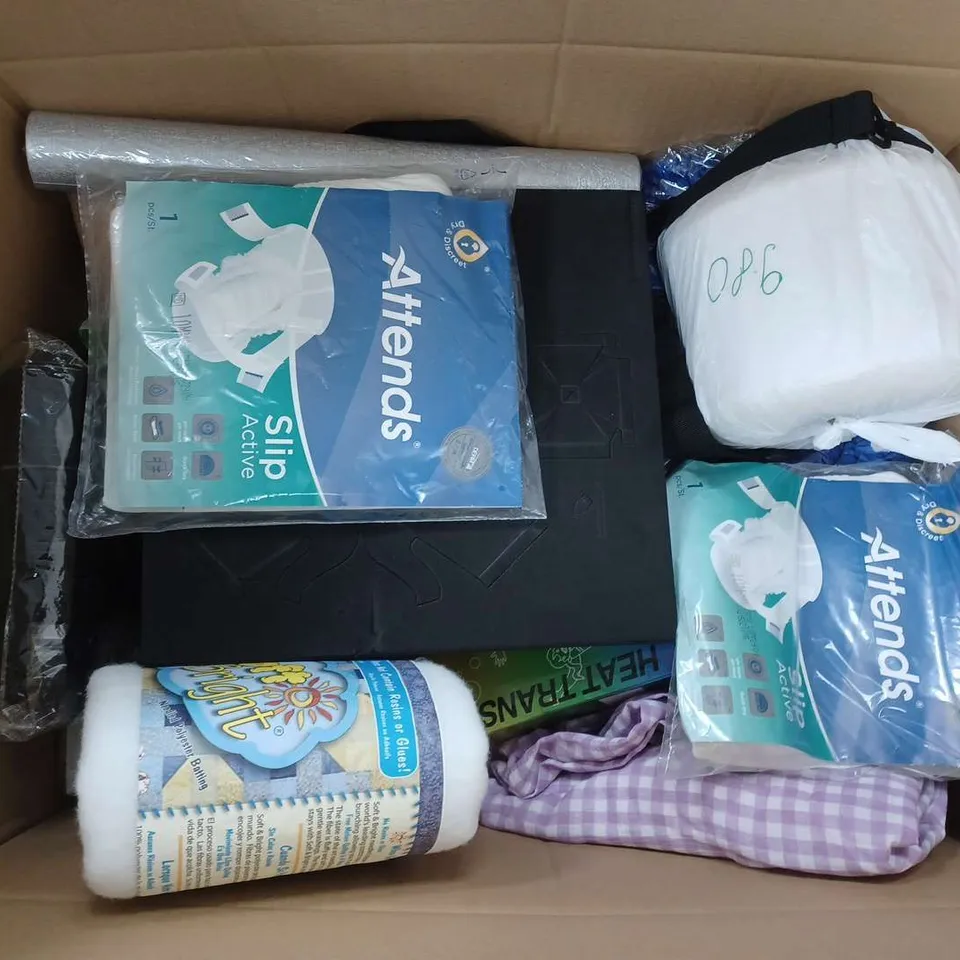 APPROXIMATELY 20 ASSORTED HOUSEHOLD ITEMS TO INCLUDE BOHO RIBBED GLASS, WATCH BOX, MINI COOLING FAN, ETC - COLLECTION ONLY