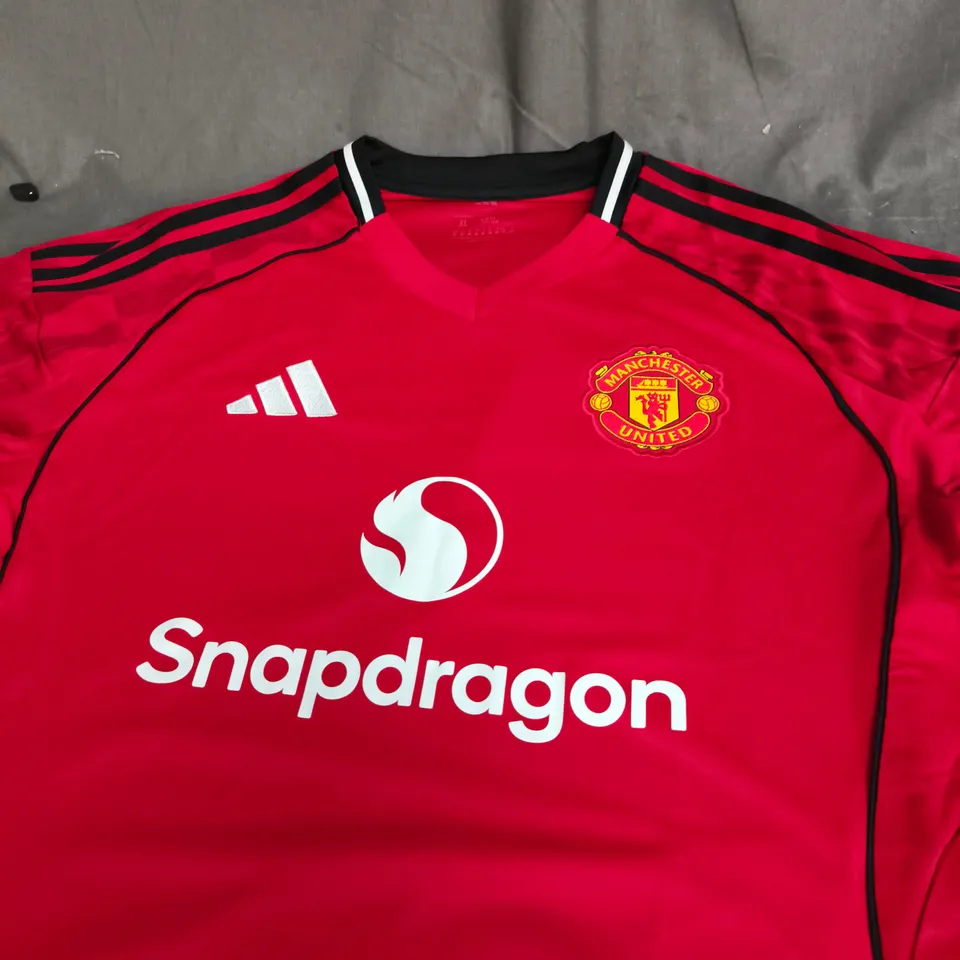 MANCHESTER UNITED FOOTBALL SHIRT – XL