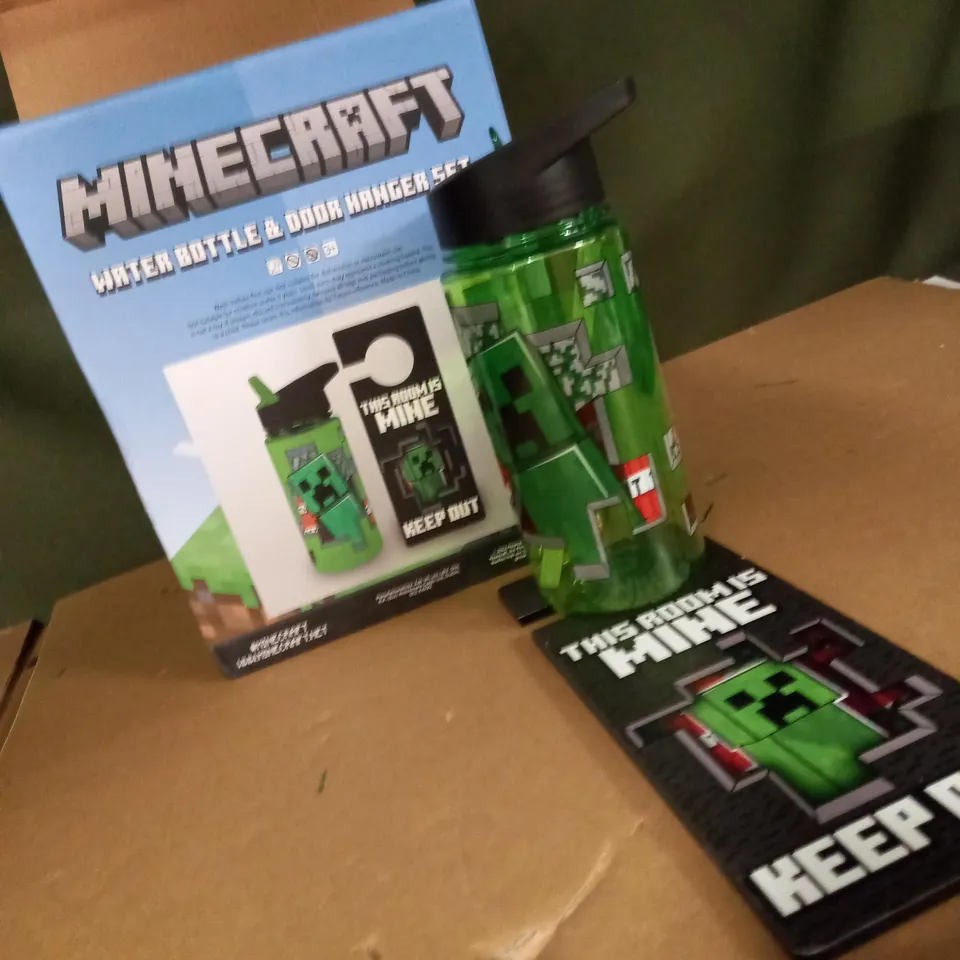 MINECRAFT BOTTLE & DOOR HANGER SET 