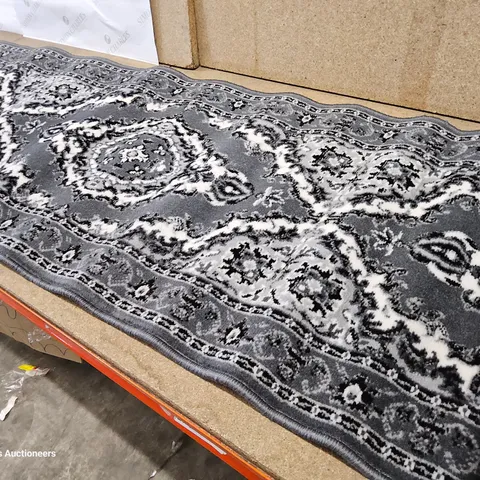 GREY RUG 60 × 140