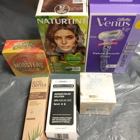 APPROXIMATELY 15 ASSORTED HEALTH & BEAUTY PRODUCTS TO INCLUDE VENUS RAZOR, MOBSTERS POMADE, ECO DENTA TOOTHPASTE ETC 