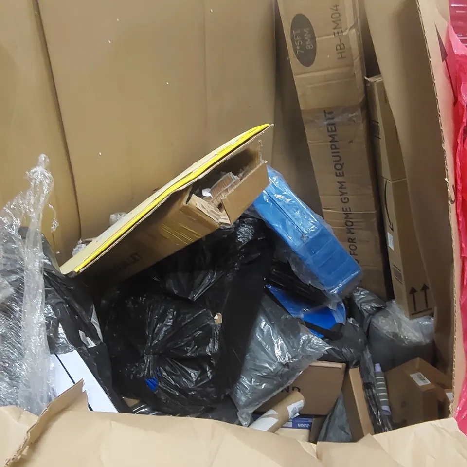 PALLET OF ASSORTED ITEMS INCLUDING: RETRACTABLE SAFETY GATE, RUGS, TOY BASKETBALL HOOP, PORTABLE PET CRATE ECT