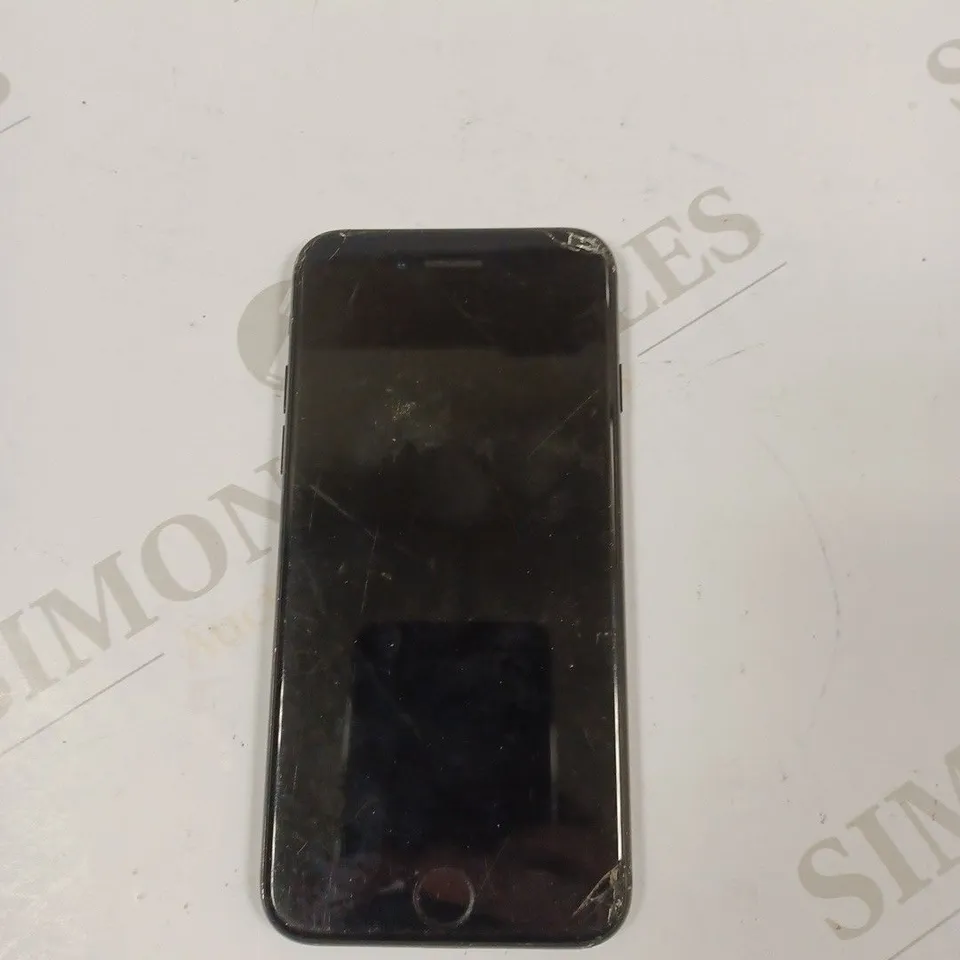 APPLE IPHONE 7 (A1778) SMARTPHONE