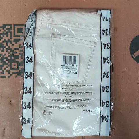 BAGGED MANGO ICONIC WOMAN 328 JEANS IN WHITE SIZE EU 34