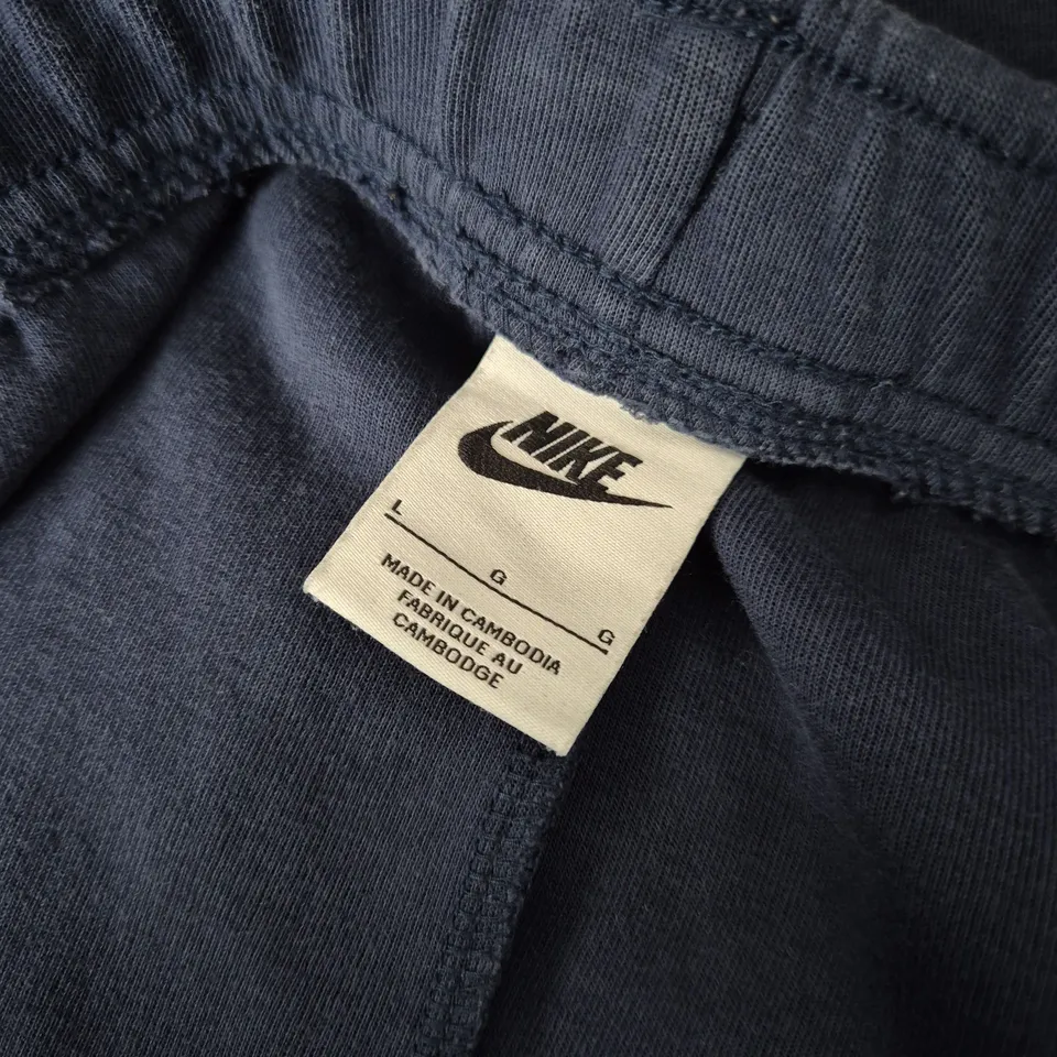 NIKE JOGGERS IN NAVY - LARGE