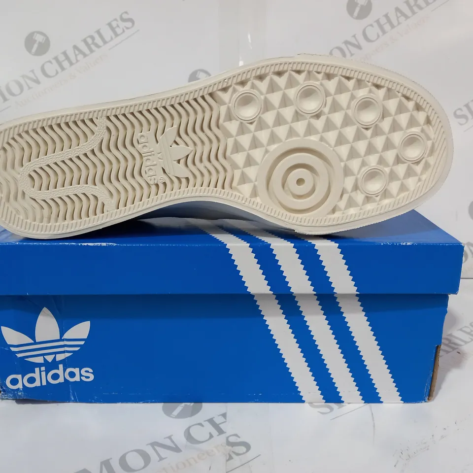 BOXED PAIR OF ADIDAS NIZZA SLIP-ON SHOES IN CREAM UK SIZE 6