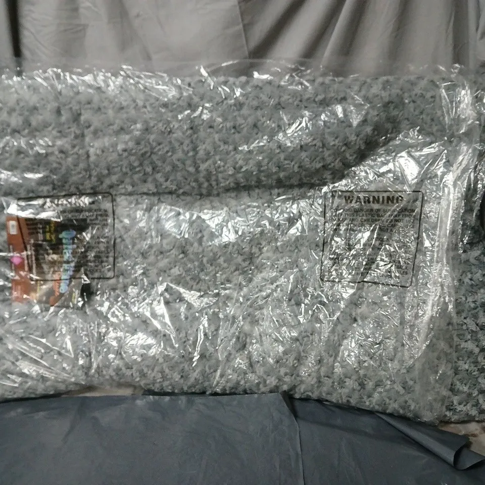 CAGE OF APPROXIMATELY 10 X MIDWEST HOMES FOR PETS OMBRE PLUSH PET BED – GREY, 42-INCH