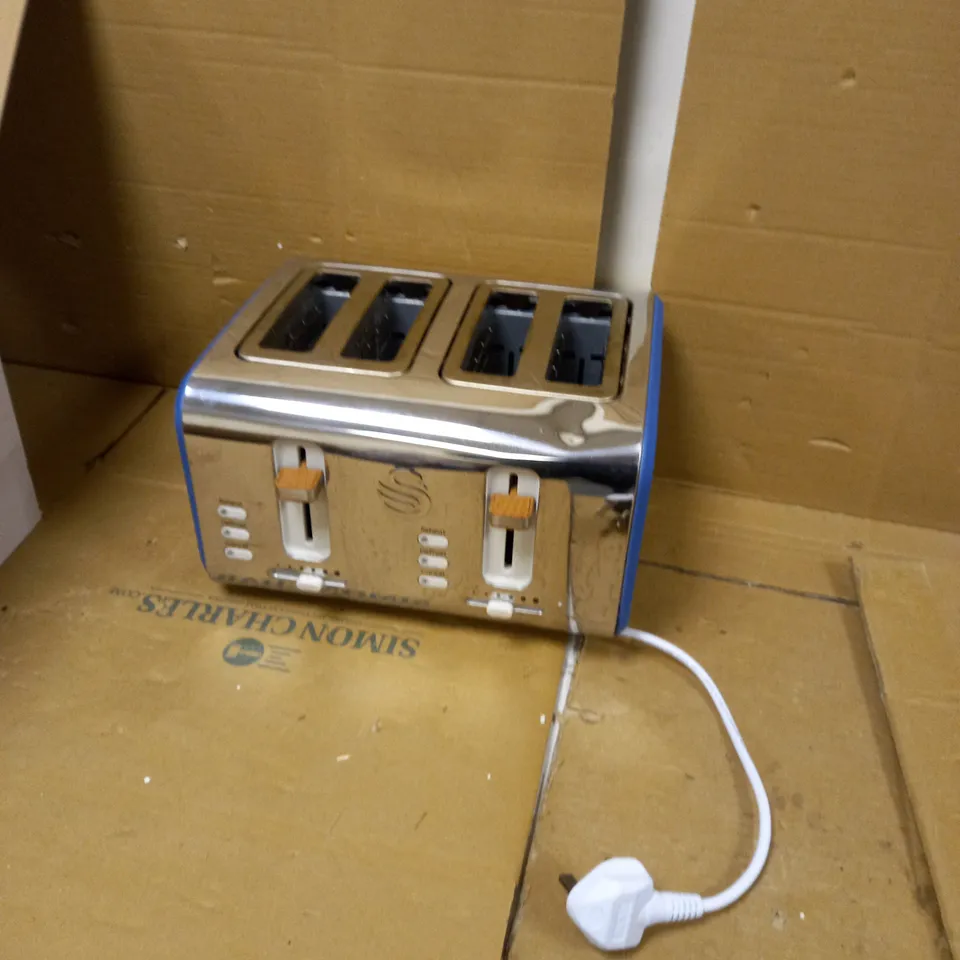 SWAN NORDIC 4 SLICE TOASTER BLUE
