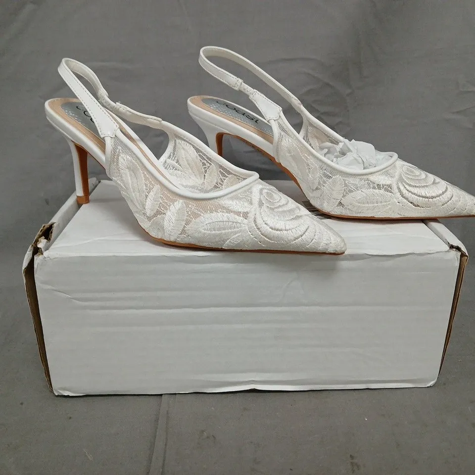 BOXED PAIR OF COAST POINTED TOE LACE SLINGBACK HEELS IN WHITE SIZE EU 36