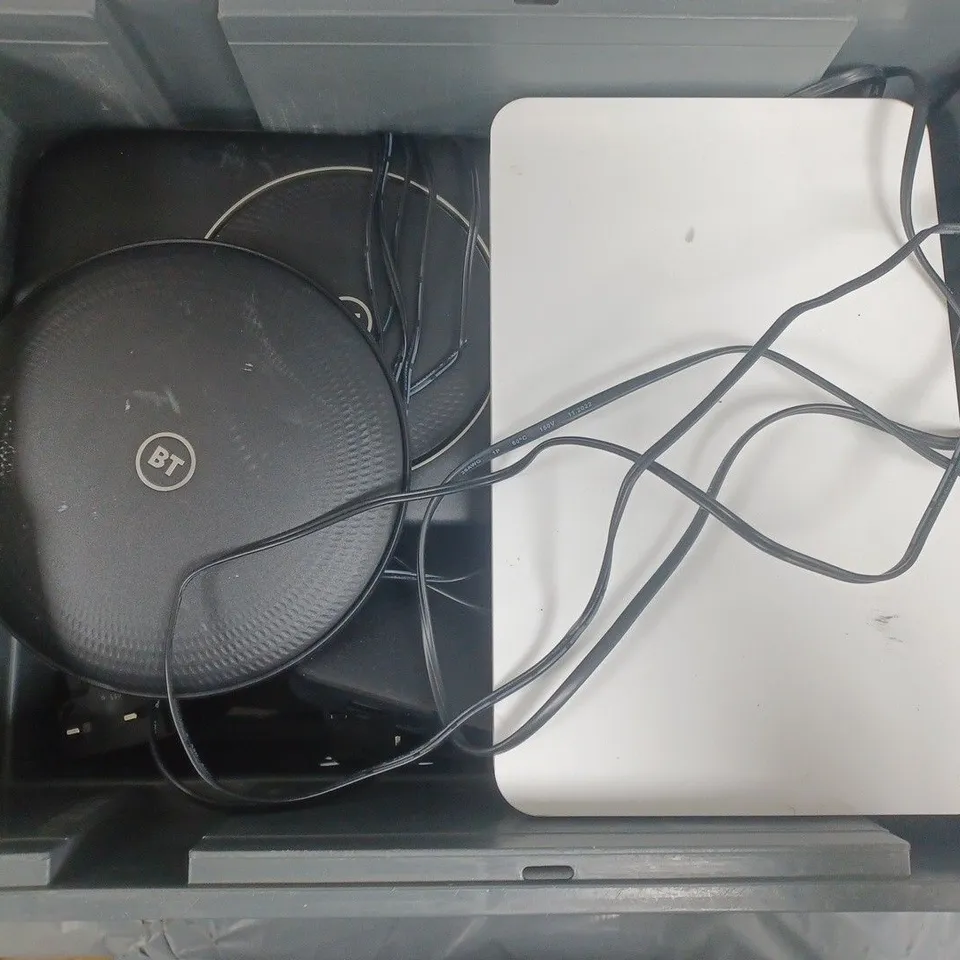 APPROXIMATELY 7 ASSORTED ROUTERS ITEMS TO INCLUDE BT, SKY, TECHNICOLOR, ETC