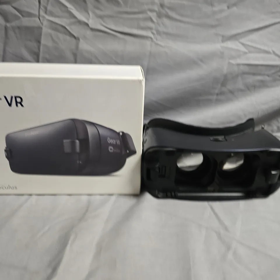 SAMSUNG GEAR VR HEADSET (OCULUS) – BOXED