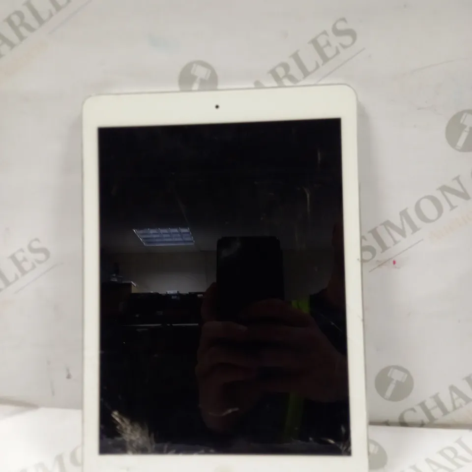 APPLE A1474 IPAD AIR 
