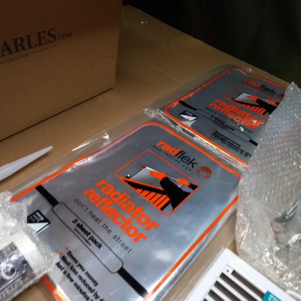 LOT OF APPROX 10 ASSORTED HOUSEHOL/DIY RELATED ITEMS TO INCLUDE: RADIATOR REFLECTORS, VENT, KITCHEN TAP