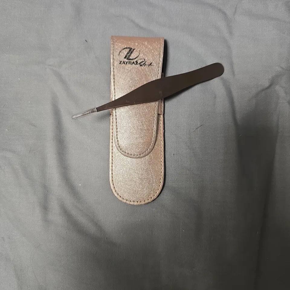 ZAYRAZ STYLE POINT-TIP TWEEZERS WITH LEATHER POUCH – ROSE GOLD- APPROXIMATELY 44 PCS 