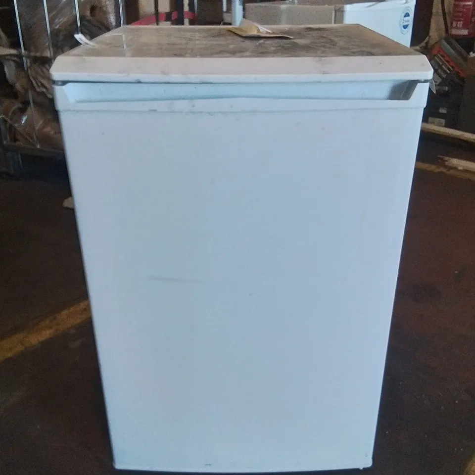 ESSENTIALS CUR55W20 UNDERCOUNTER FRIDGE - WHITE