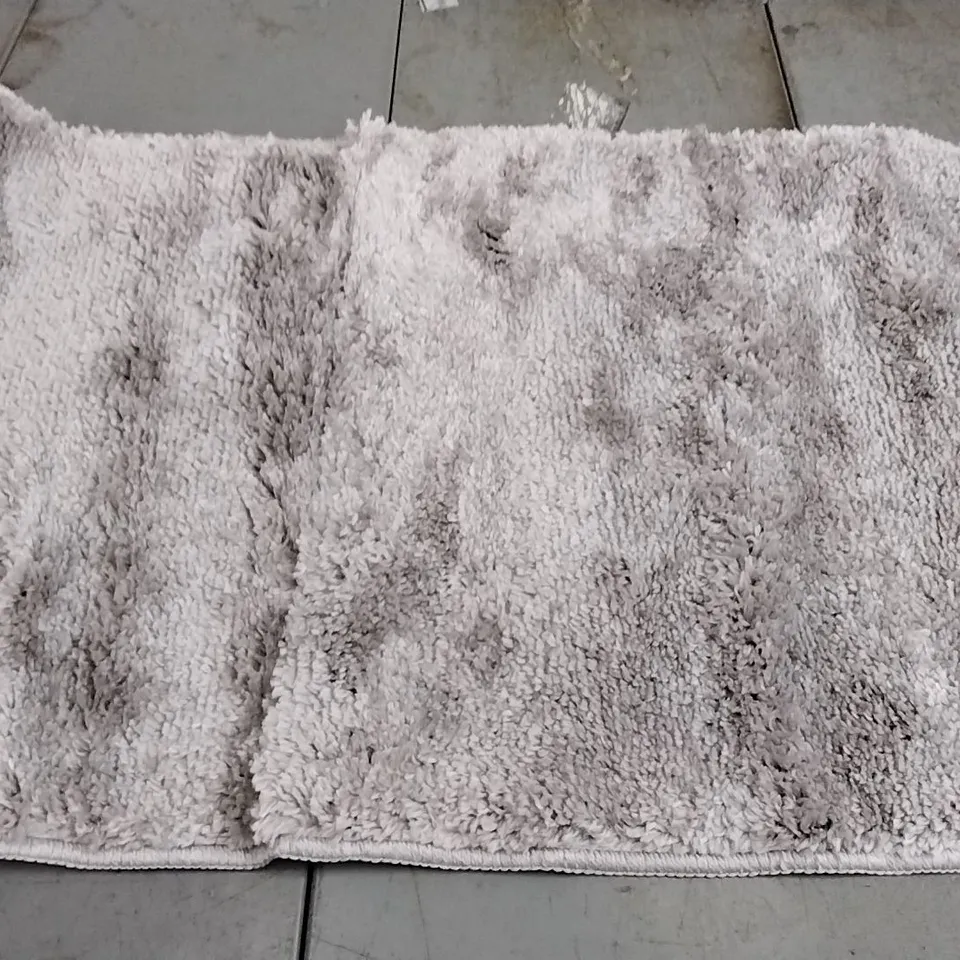 BRAND NEW GILE BATH MAT SIZE - 50CM X 80CM IN GREY 