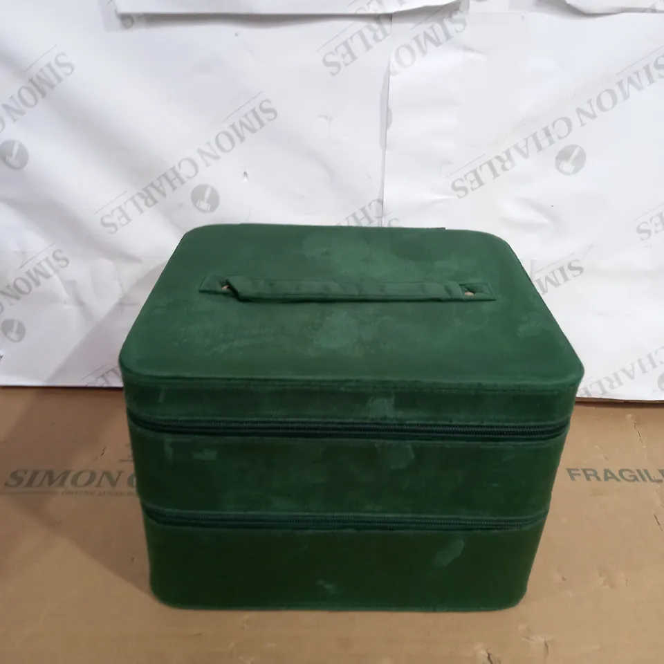 GREEN VANITY BOX