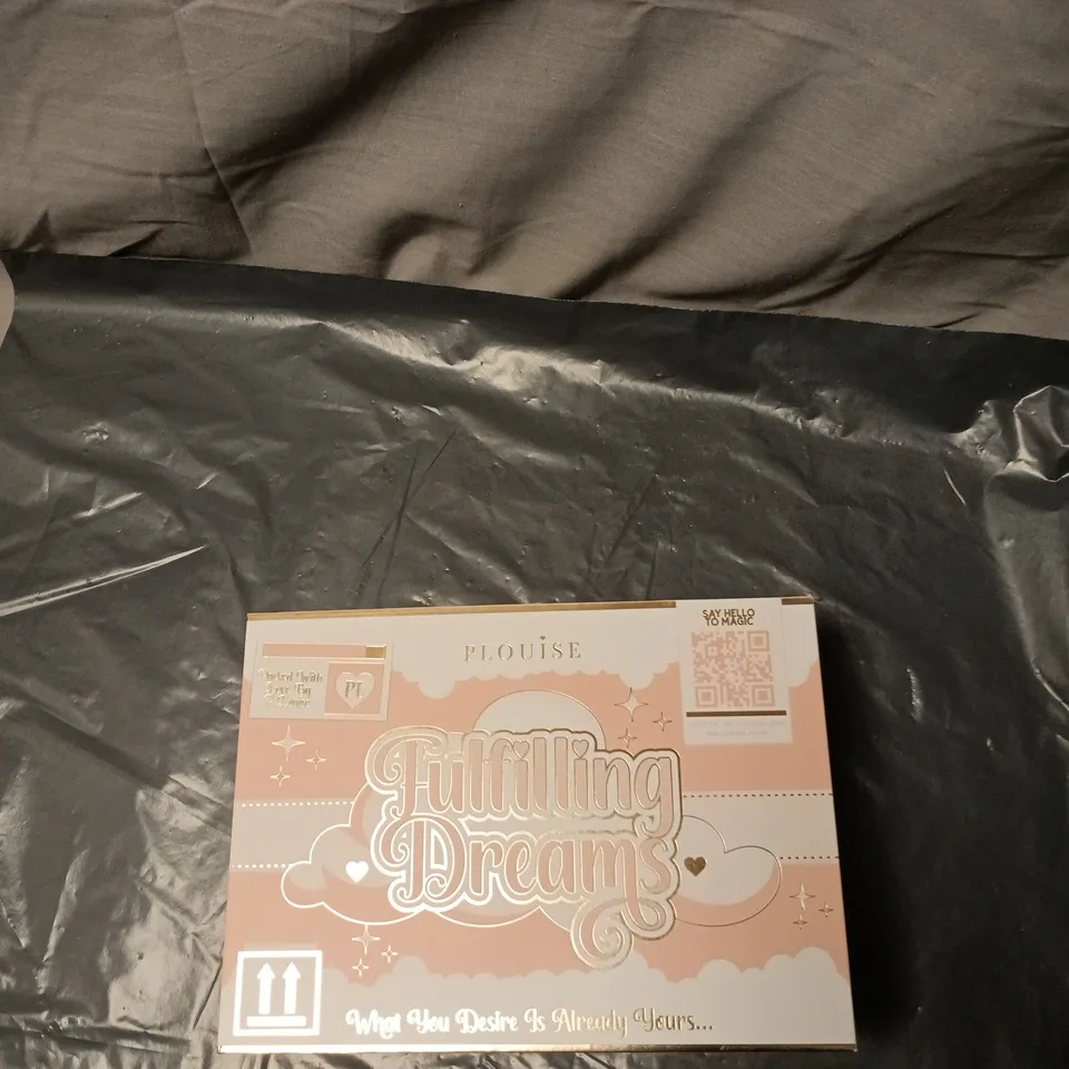 PLOUISE FULFILLING DREAMS GIFT SET – PINK MAKE-UP & LASHES