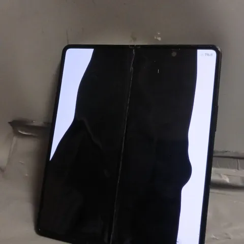 SAMSUNG GALAXY FOLD IN BLACK