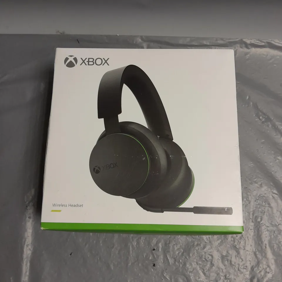 BOXED XBOX WIRELESS HEADSET IN BLACK