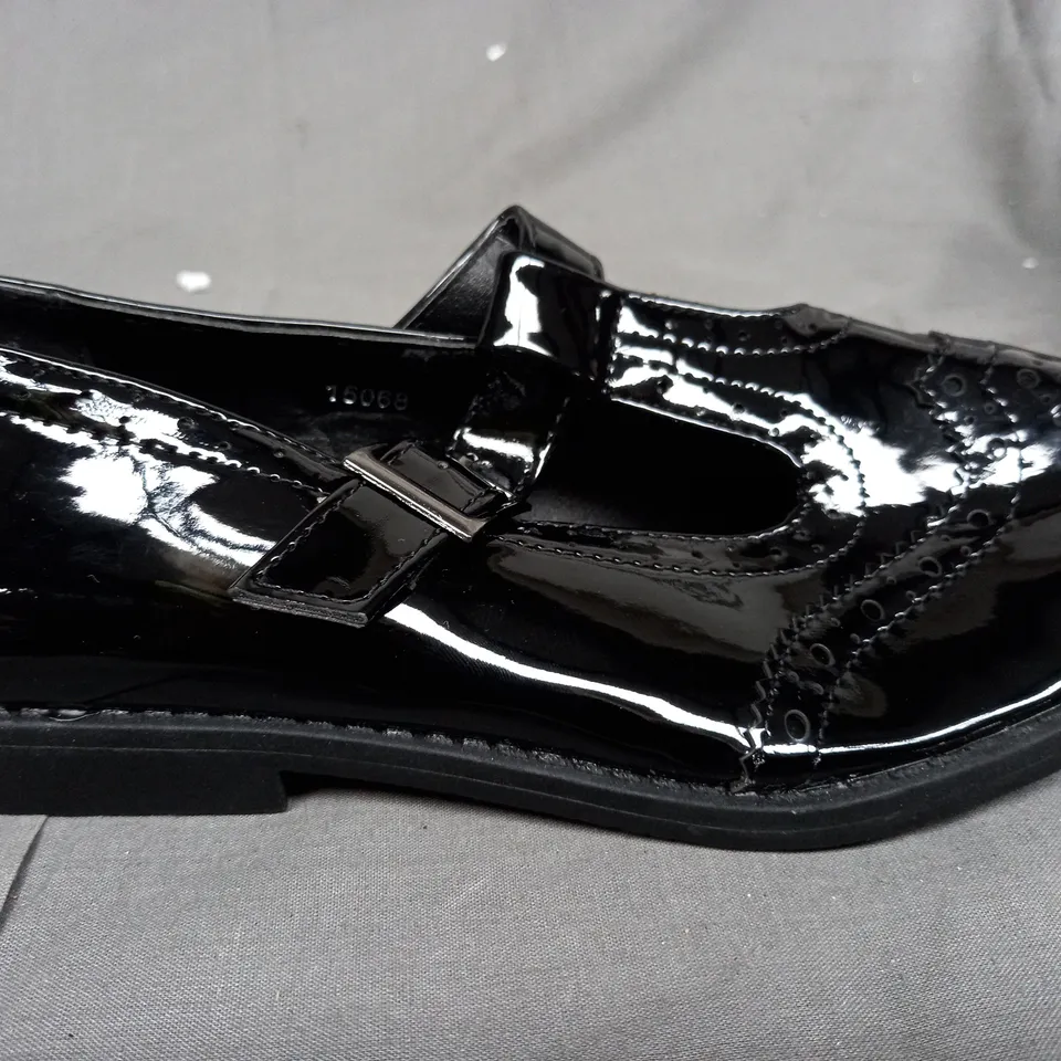 BOX OF APPROXIMATELY 10 PAIRS OF LILLEY SHOES IN BLACK - VARIOUS SIZES