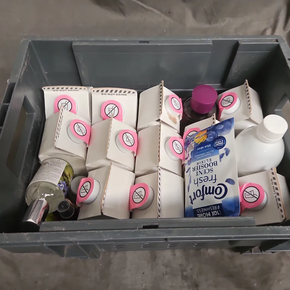 GROUP OF ASSORTED CLEANING ITEMS TOO INCLUDE , WASHING UP LIQUID , WATER ADDITIVE , ROOM MIST , ETC 
