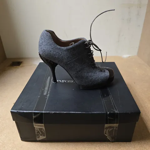 EMPORIO ARMANI WOMEN'S GREY FELT ANKLE BOOTS – UK 5