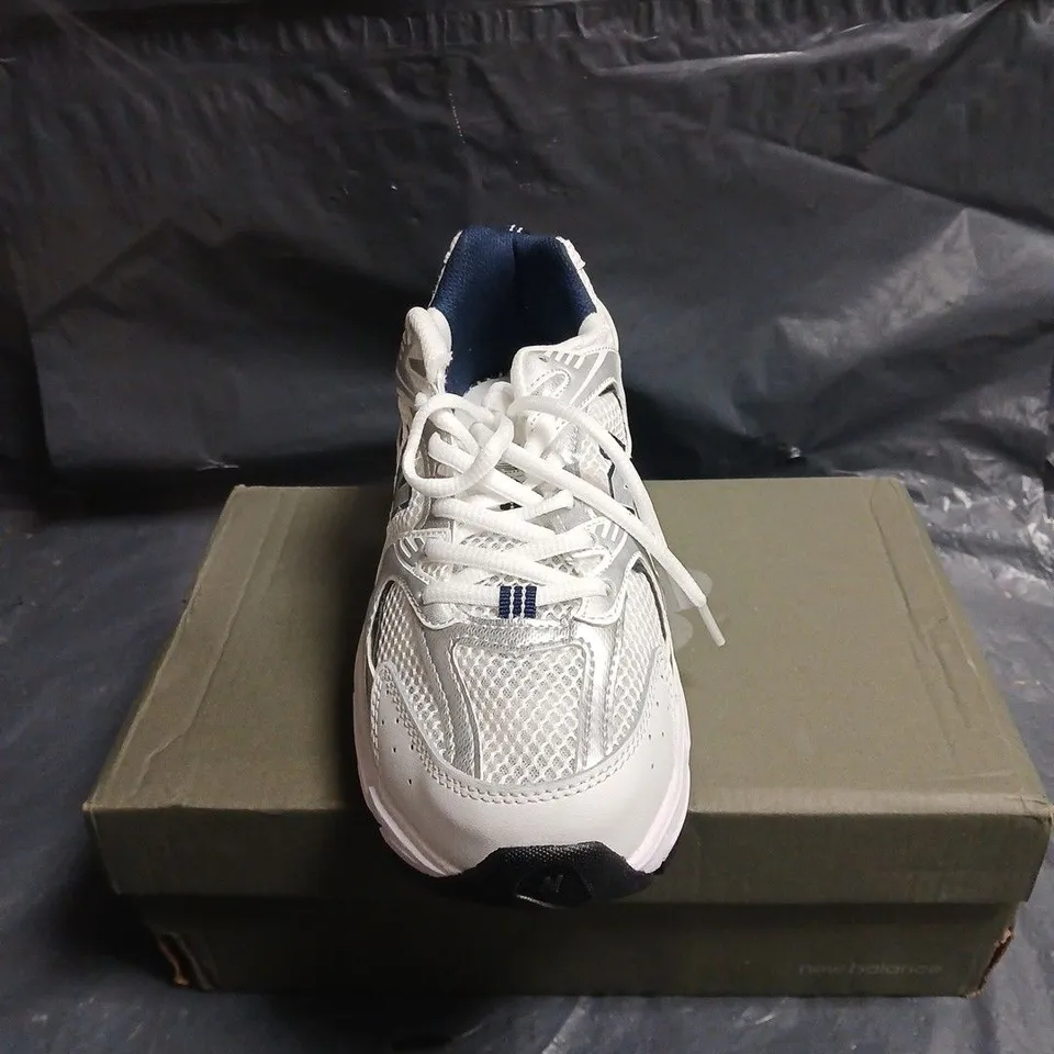 New Balance Running Shoes - White/Blue (Men's 7)
