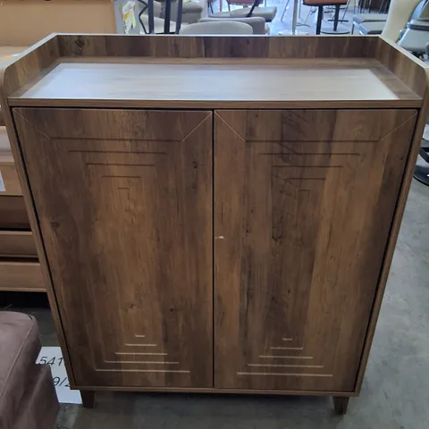 SHOE CABINET WITH DOORS WITH 4 ADJUSTABLE SHELVES