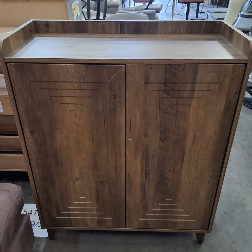 SHOE CABINET WITH DOORS WITH 4 ADJUSTABLE SHELVES