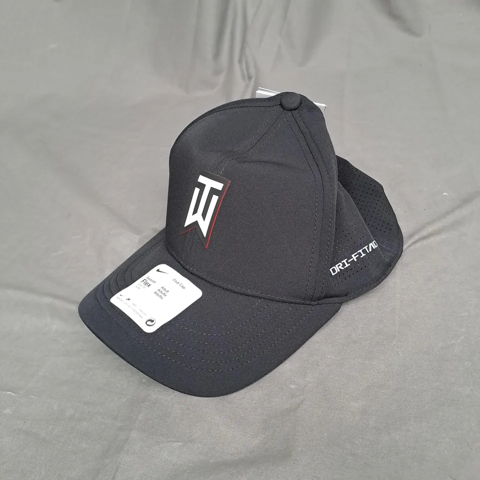 NIKE ADULT CLUB CAP IN BLACK SIZE S/M