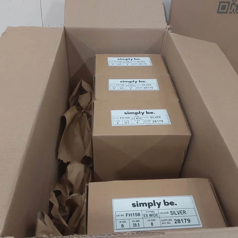 BOX CONTAINING APPROXIMATELY 5x BRAND NEW SIMPLY BE SILVER DALLAS EXTRA WIDE SHOES - SIZE 6