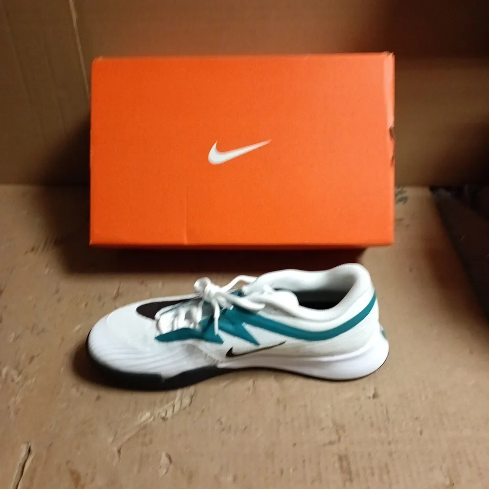 NIKE RUNNING TRAINERS – WHITE/TEAL - UK SIZE 7.5