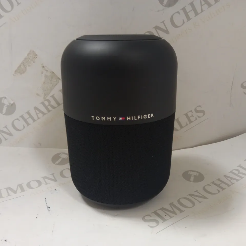 TOMMY HILFIGER DESKTOP WIRELESS SPEAKER RRP £100
