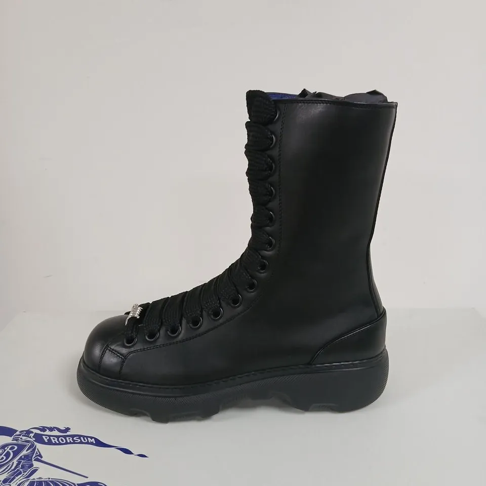 BURBERRY LEATHER BOOTS ON RUBBER SOLE – BLACK, UK 6 (EU 40)