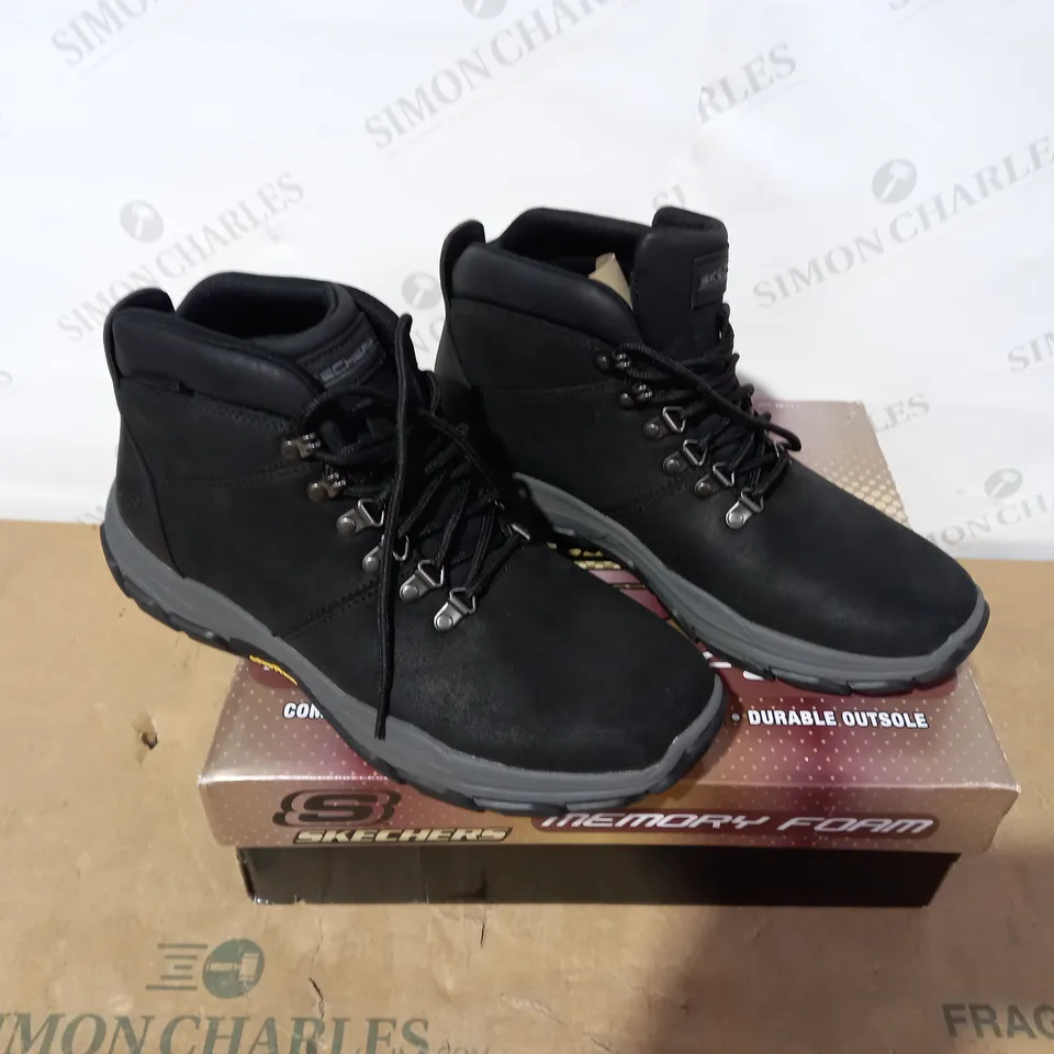 BOXED PAIR OF SKECHERS BOOTS - SIZE 10