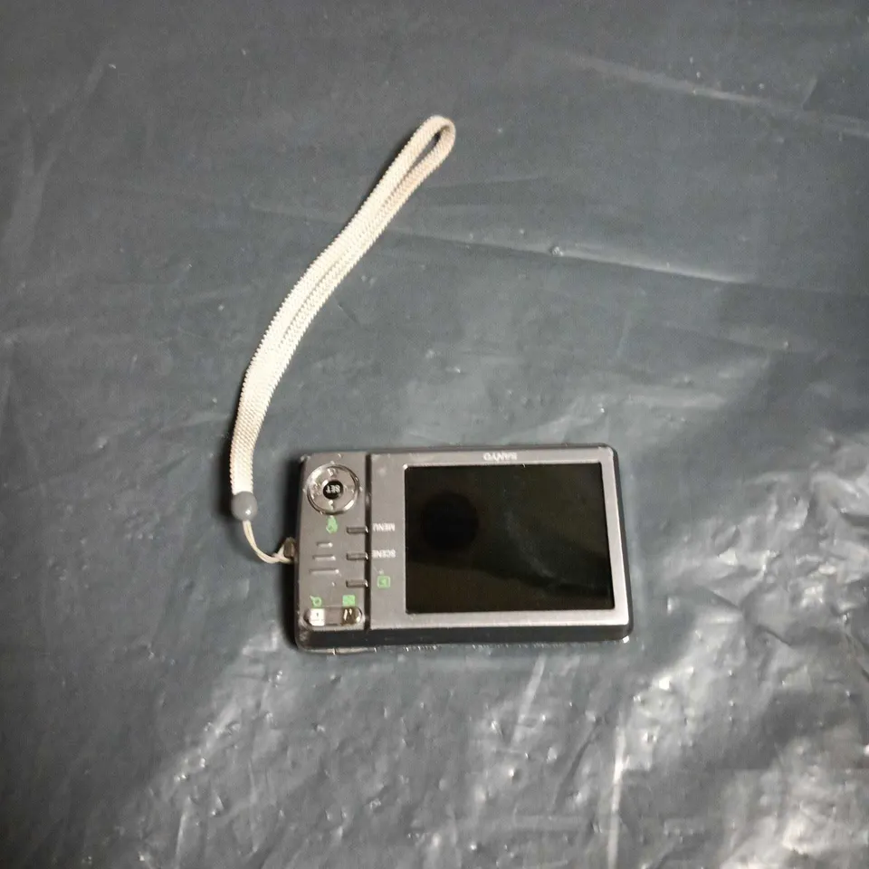 SANYO DIGITAL CAMERA X1220 , 12.1MP, 8X OPTICAL ZOOM