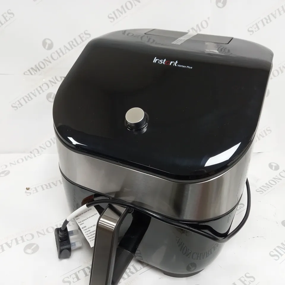 BOXED INSTANT VORTEX 6 IN 1 AIR FRYER 