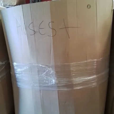 PALLET CONTAINING A LARGE QUANTITY OF HOSES 