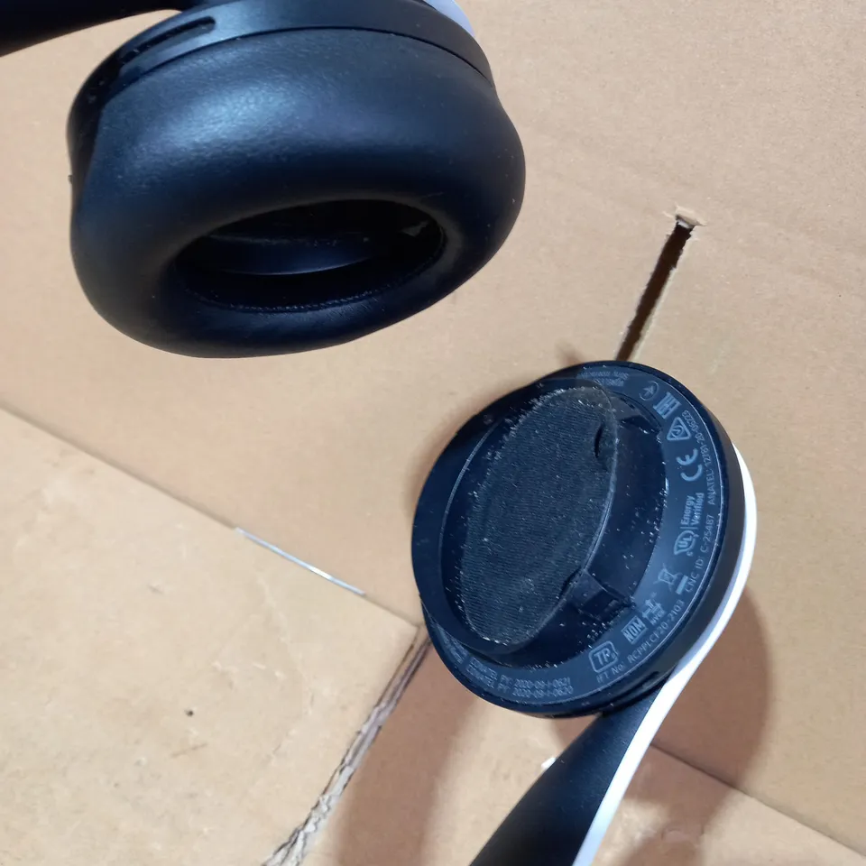 PLAYSTATION 3D PULSE WIRELESS HEADSET