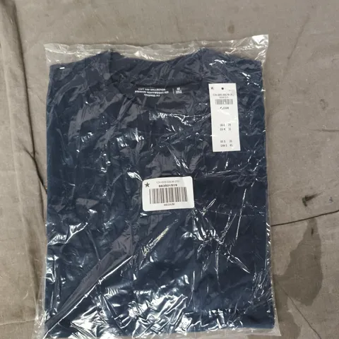 ABERCROMBIE & FITCH CROPPED FIT HEAVYWEIGHT T-SHIRT IN NAVY SIZE MEDIUM