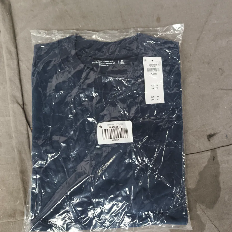ABERCROMBIE & FITCH CROPPED FIT HEAVYWEIGHT T-SHIRT IN NAVY SIZE MEDIUM