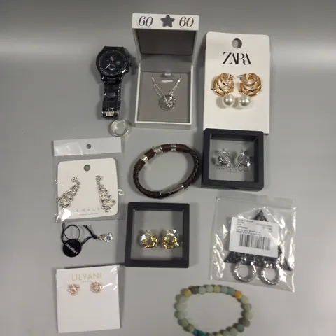 APPROXIMATELY 30 ASSORTED JEWELLERY PRODUCTS TO INCLUDE RINGS, WATCHES, EARRINGS ETC