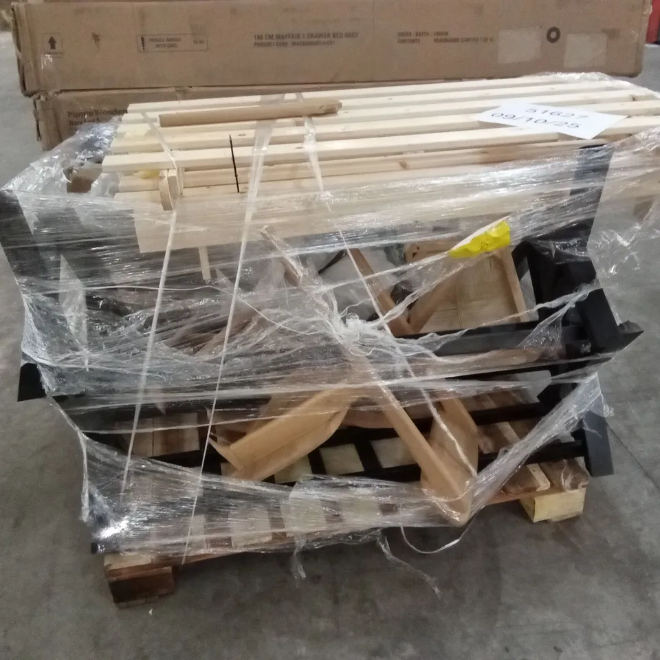 PALLET OF DAMAGED DESIGNER CHAIRS AND FURNITURE PARTS 