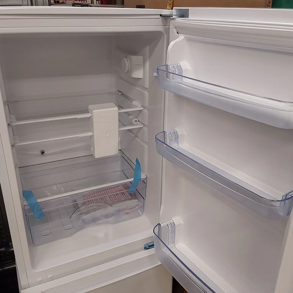 BOXED SWAN SR15690W 48CM WIDE, 50/50 SPLIT FRIDGE FREEZER - WHITE